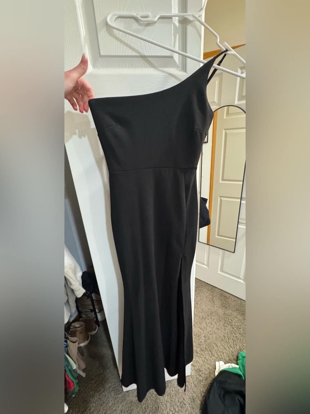Windsor Black One-Shoulder Maxi Dress